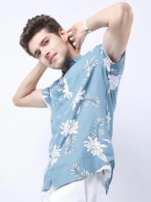  Highlander Men Blue Printed Slim Fit Casual Shirts