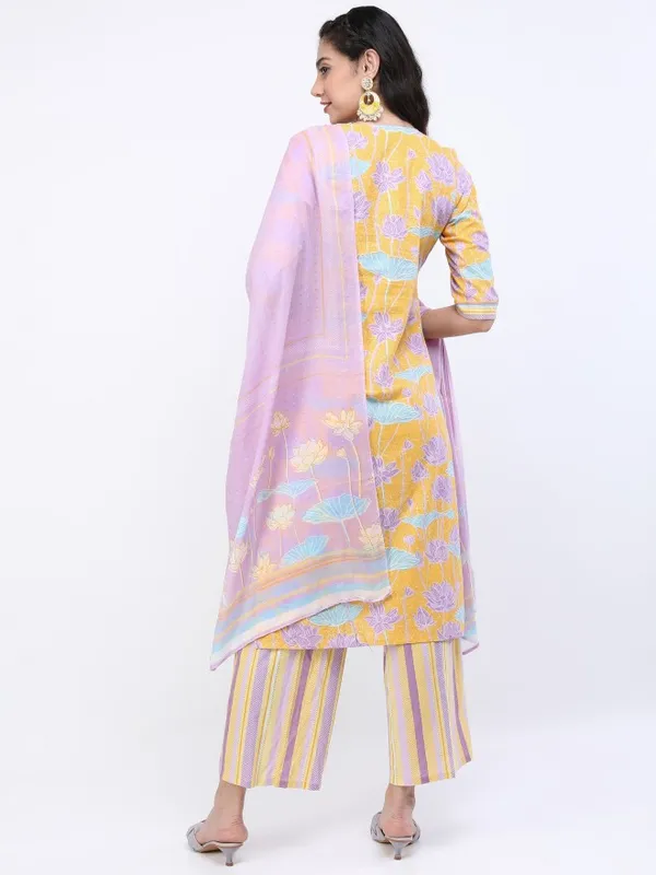  Vishudh Women Yellow Printed Kurta Sets