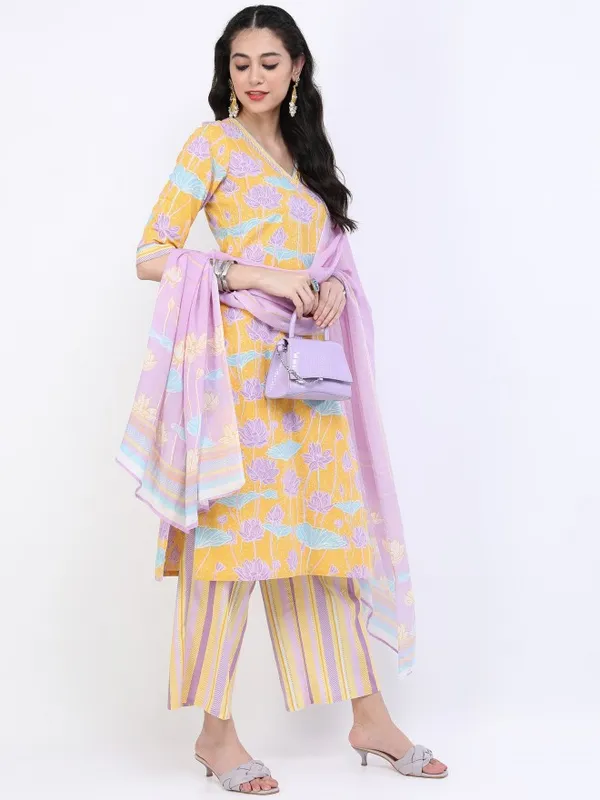  Vishudh Women Yellow Printed Kurta Sets