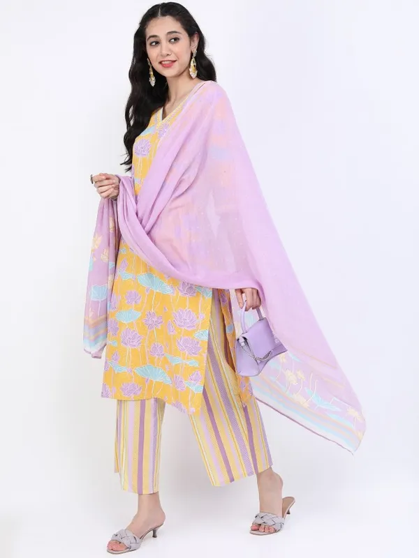  Vishudh Women Yellow Printed Kurta Sets