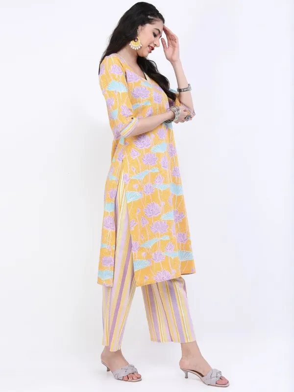  Vishudh Women Yellow Printed Kurta Sets