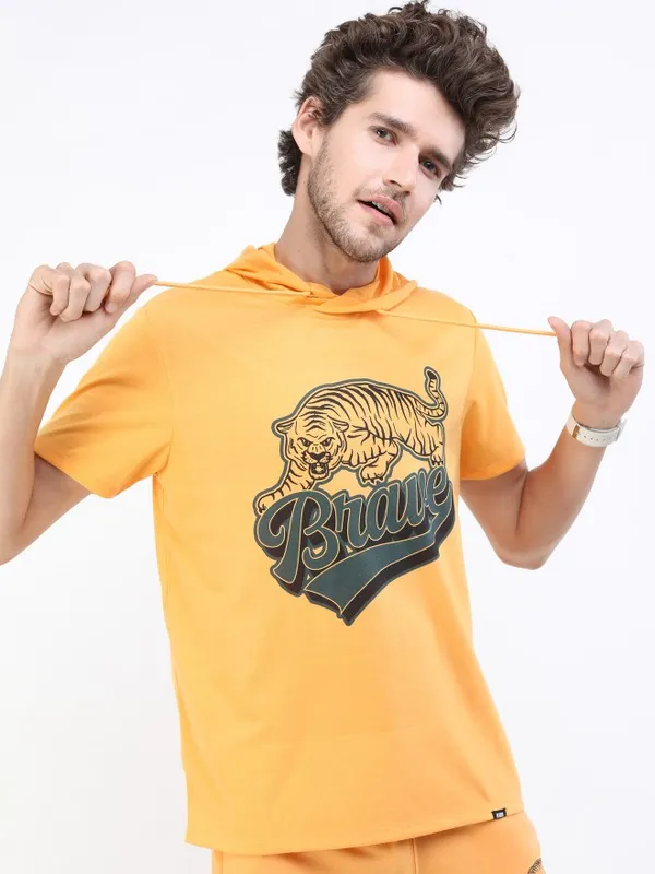  Highlander Men Yellow Printed Hood T-Shirts