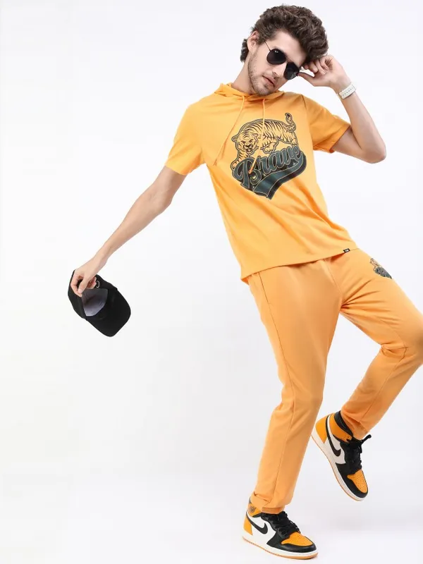  Highlander Men Yellow Printed Hood T-Shirts