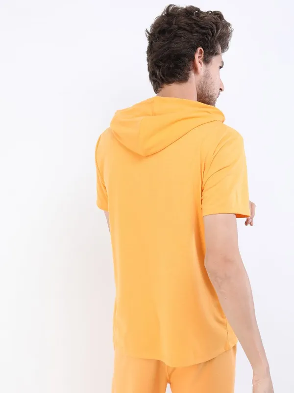  Highlander Men Yellow Printed Hood T-Shirts