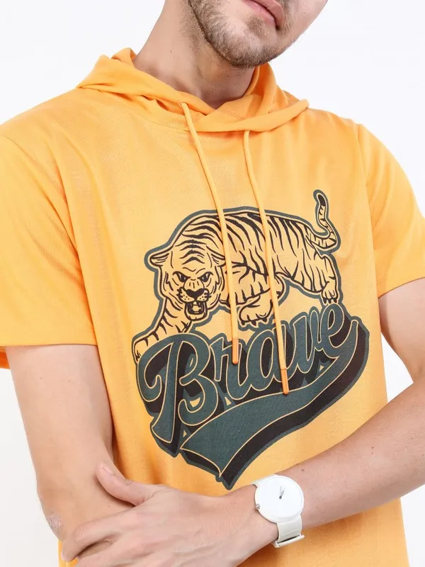  Highlander Men Yellow Printed Hood T-Shirts