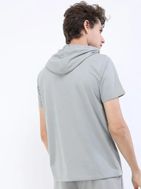  Highlander Men Grey Printed Hood T-Shirts