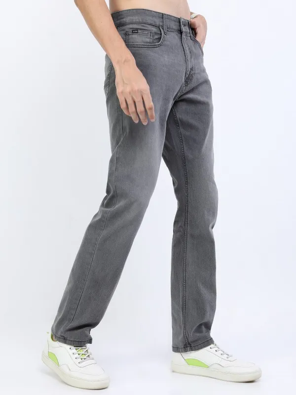  Highlander Men Grey Straight Fit Clean Look Jeans