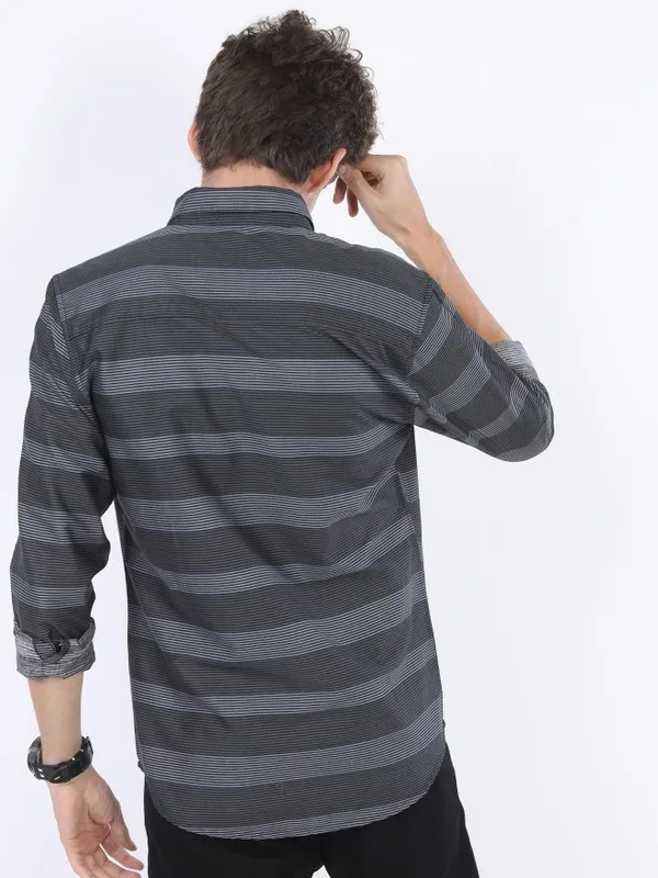  Highlander Men Black Striped Slim Fit Casual Shirts