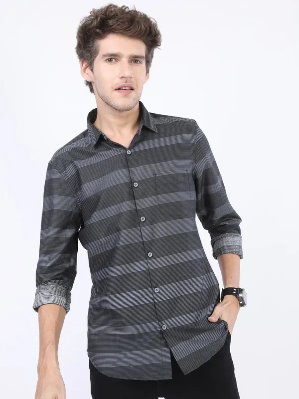  Highlander Men Black Striped Slim Fit Casual Shirts