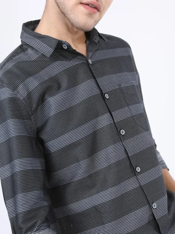  Highlander Men Black Striped Slim Fit Casual Shirts