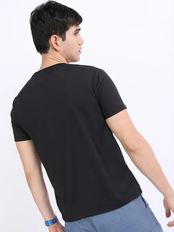  Highlander Men Black Printed Round Neck T-Shirts