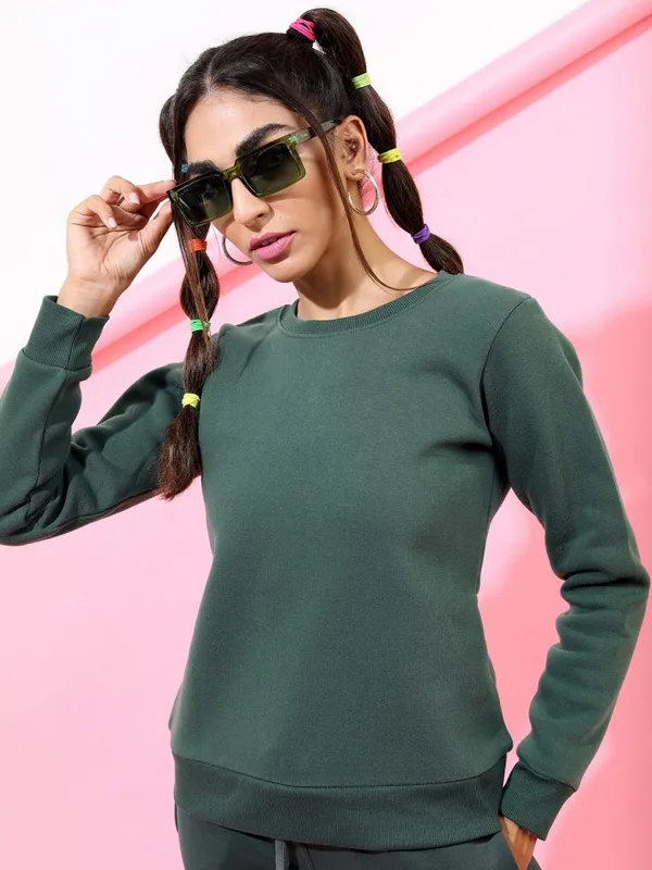  Tokyo Talkies Women Green Solid Pullover Round Neck Sweatshirts