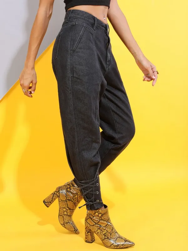  Tokyo Talkies Women Black Tapered Fit Clean Look Jeans