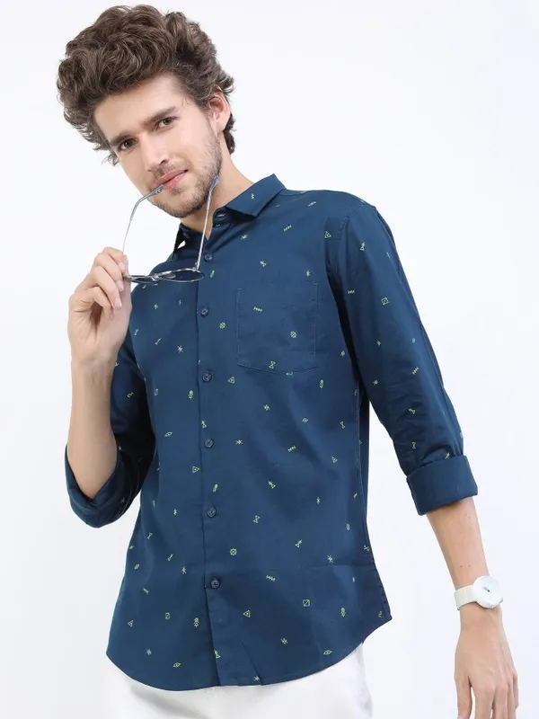 Men Slim Fit Casual Shirt