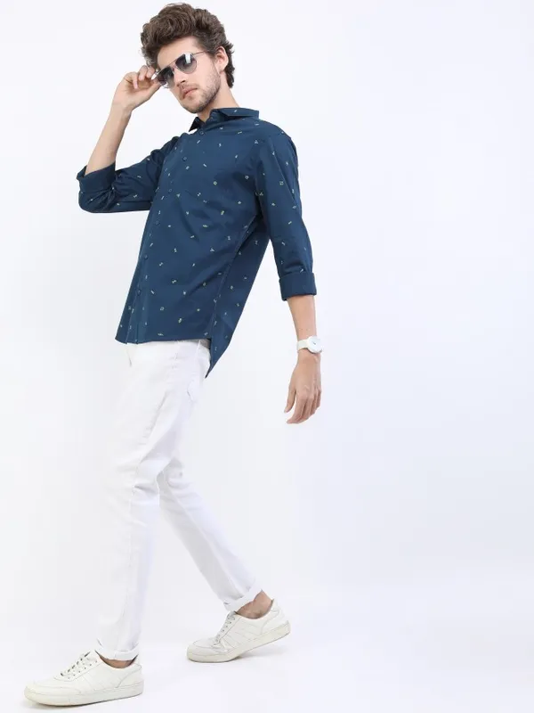 Men Slim Fit Casual Shirt