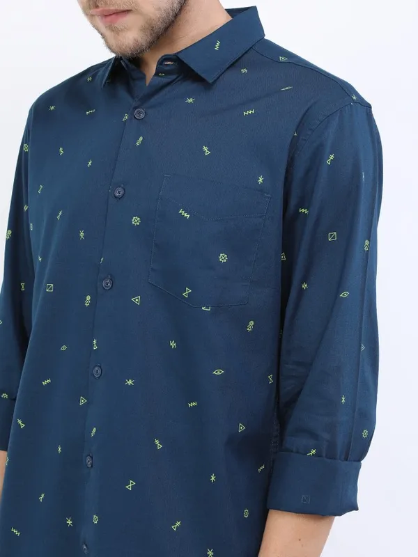 Men Slim Fit Casual Shirt