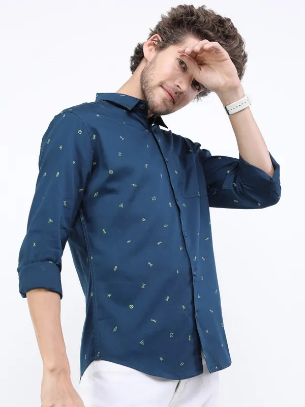 Men Slim Fit Casual Shirt
