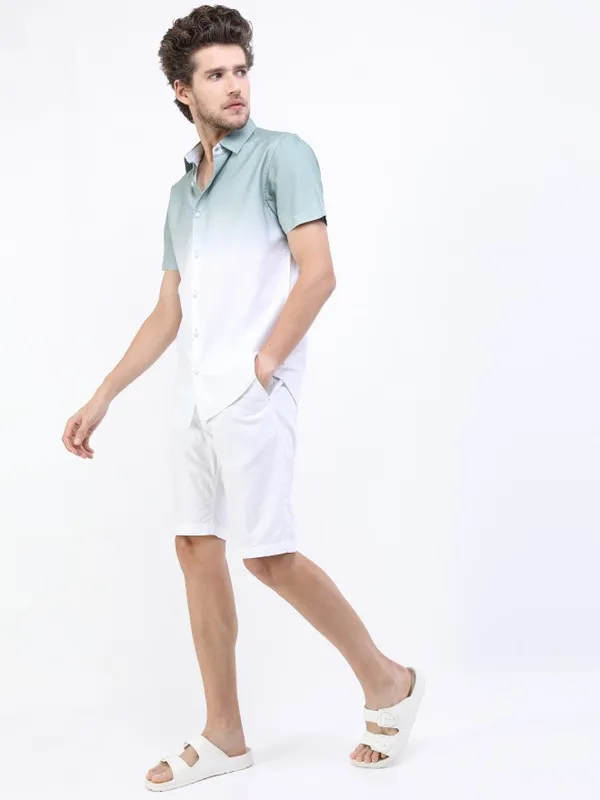  Highlander Men Green Colourblocked Slim Fit Casual Shirts