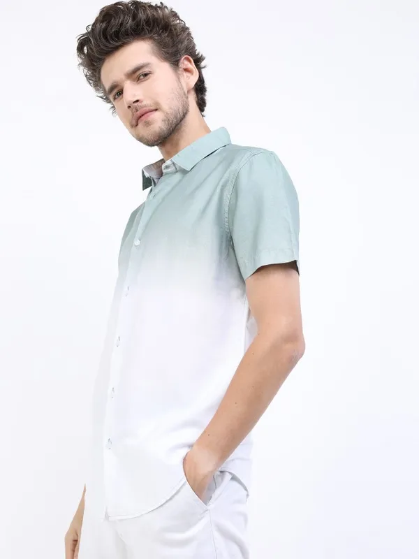  Highlander Men Green Colourblocked Slim Fit Casual Shirts