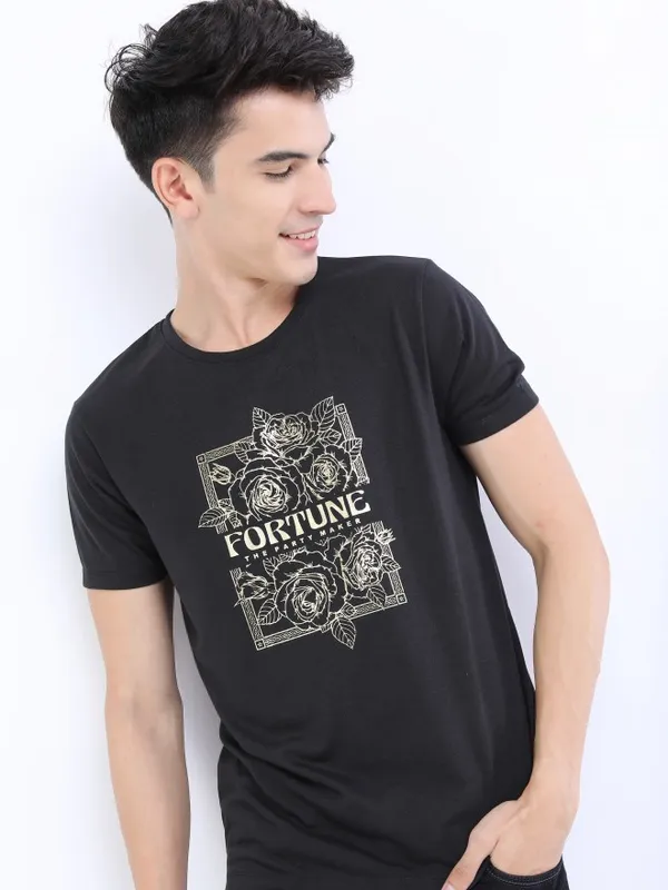 Men Printed Round Neck T-shirt