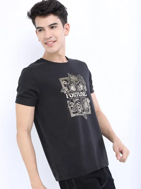 Men Printed Round Neck T-shirt
