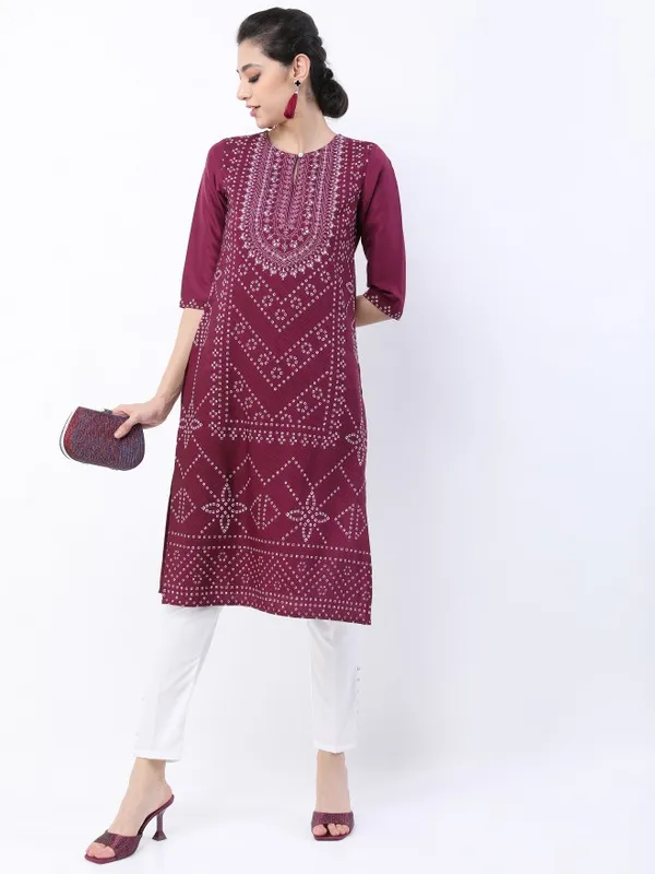 Ketch Women Magenta Printed Straight Kurtas