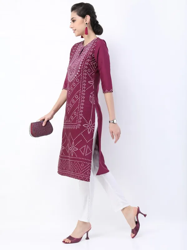  Ketch Women Magenta Printed Straight Kurtas