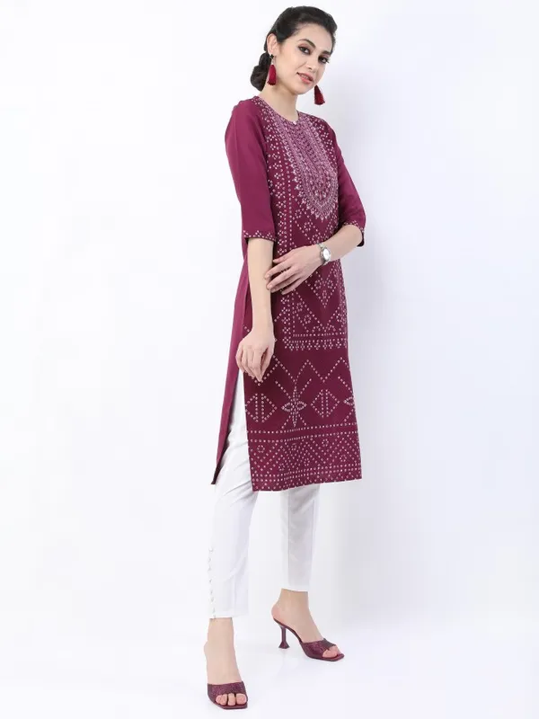 Ketch Women Magenta Printed Straight Kurtas