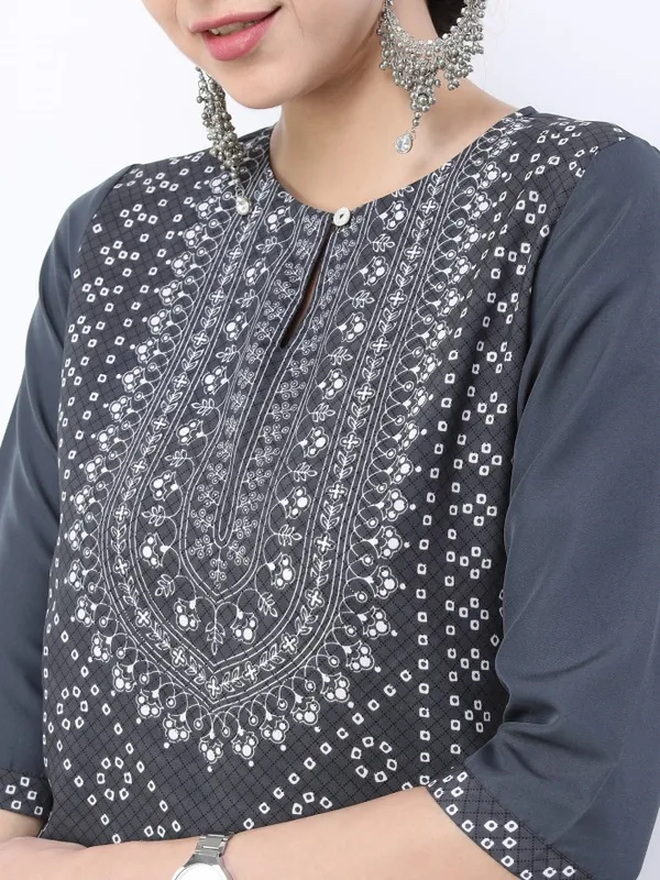  Ketch Women Black Printed Straight Kurtas