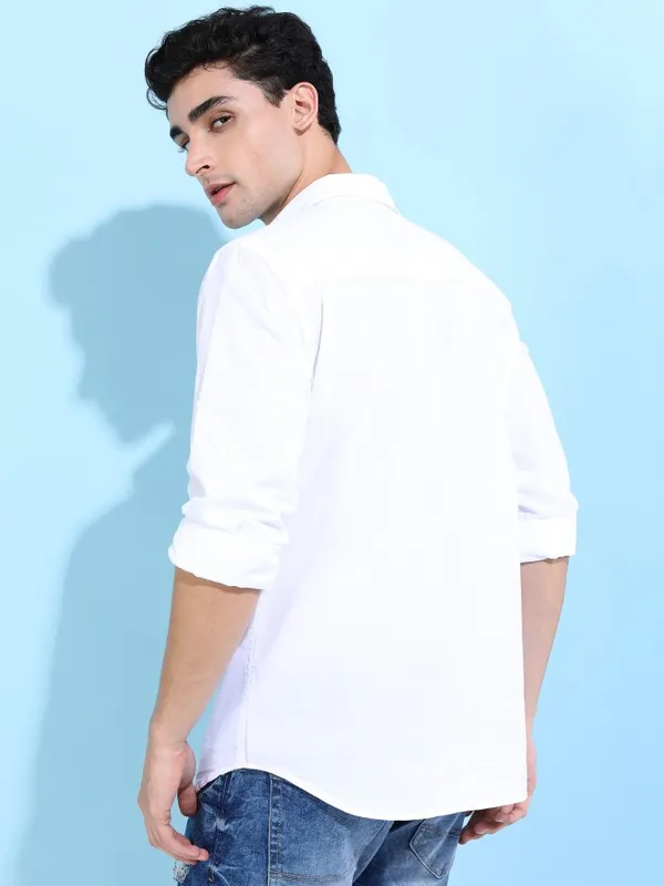 Highlander Men White Solid Slim Fit Casual Shirts