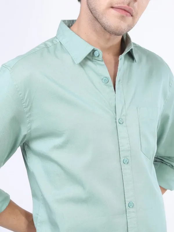  Highlander Men Blue Solid Slim Fit Casual Shirts