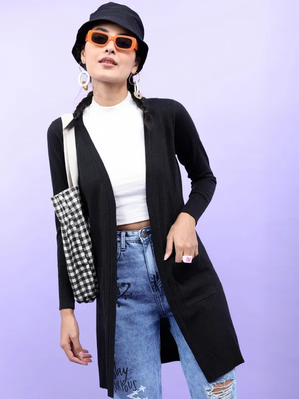 Tokyo Talkies Women Black V Neck Sweaters