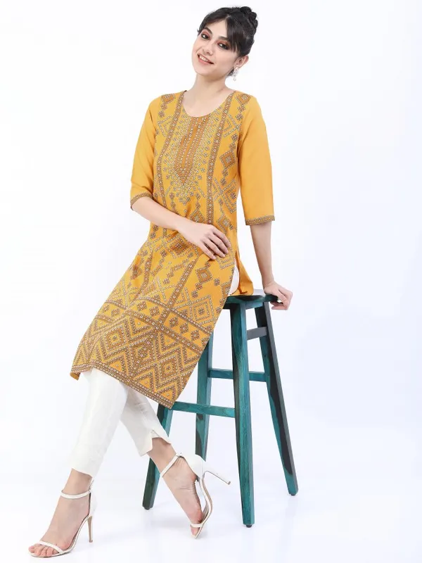  Ketch Women Gold Printed Straight Kurtas