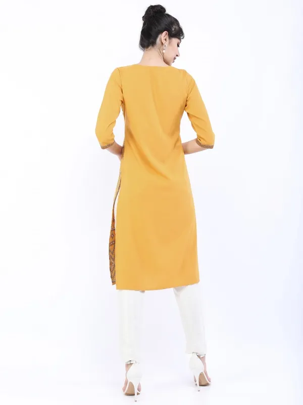  Ketch Women Gold Printed Straight Kurtas