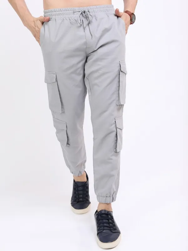  Highlander Men Green Regular Fit Solid Casual Trousers
