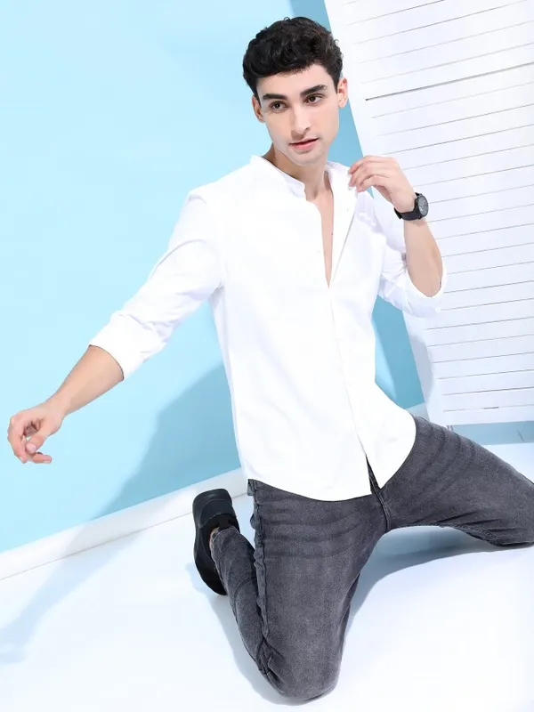  Ketch Men White Solid Slim Fit Casual Shirts