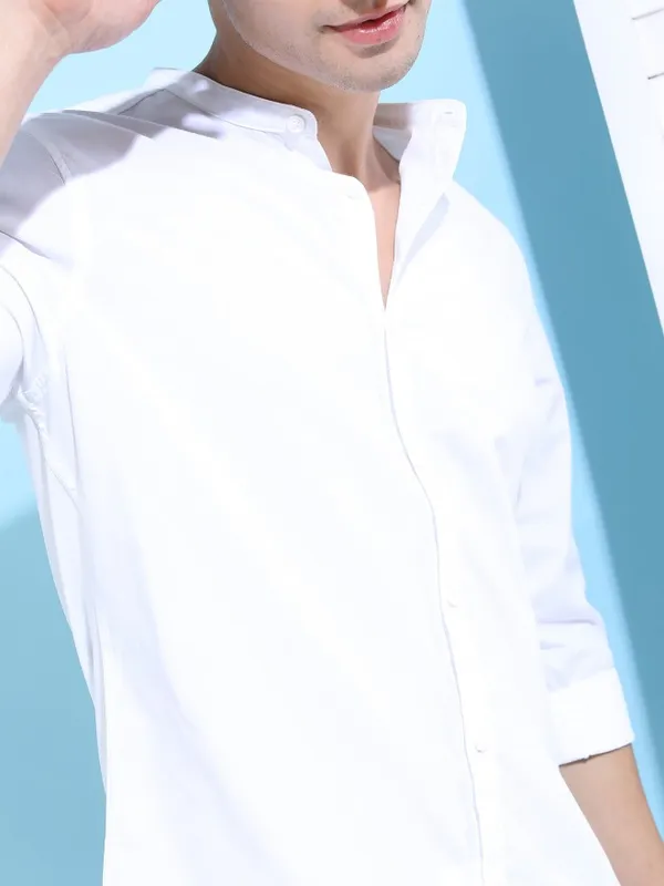  Ketch Men White Solid Slim Fit Casual Shirts