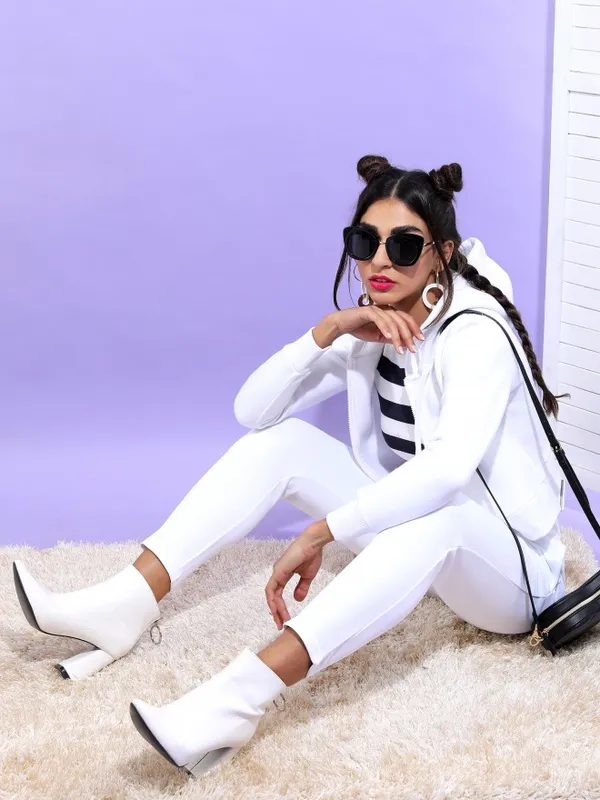  Tokyo Talkies Women White Solid Front-Open Hood Sweatshirts