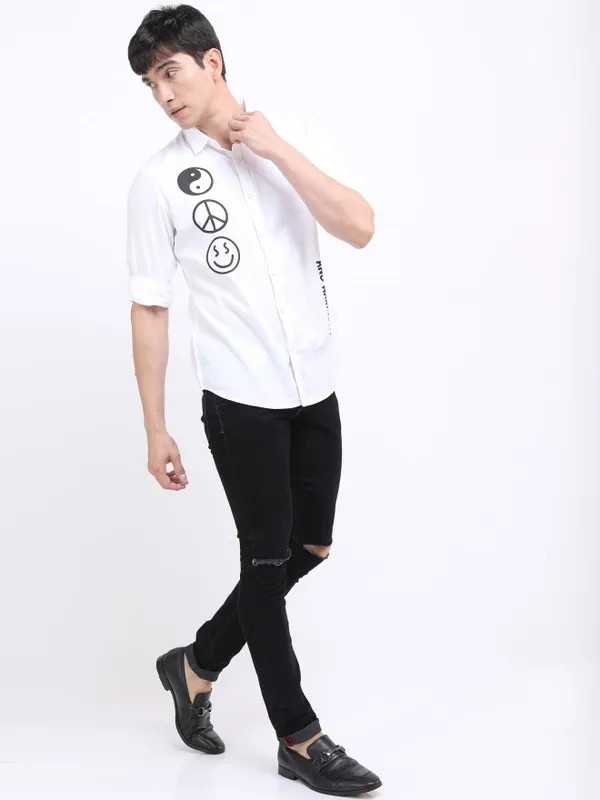  Ketch Men White Printed Slim Fit Casual Shirts