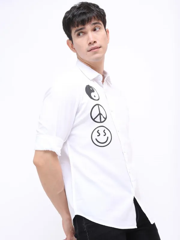  Ketch Men White Printed Slim Fit Casual Shirts
