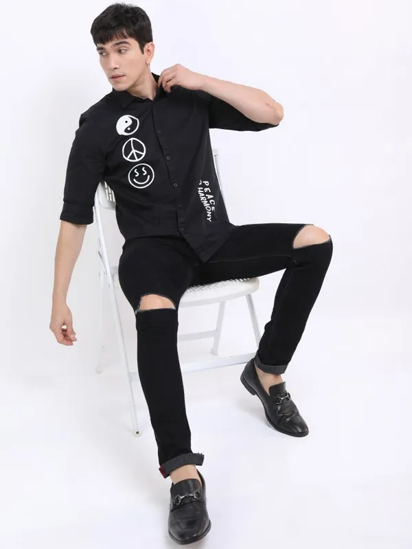  Ketch Men Black Printed Slim Fit Casual Shirts