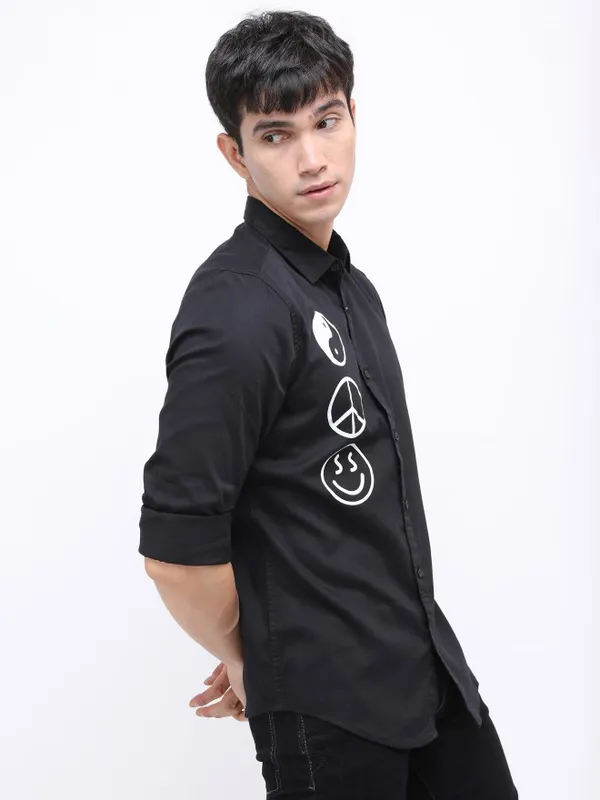  Ketch Men Black Printed Slim Fit Casual Shirts