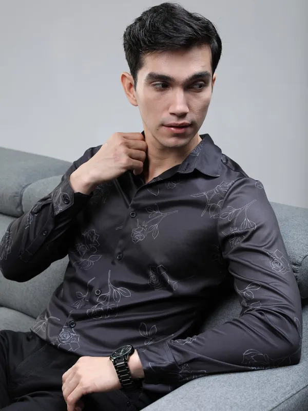 Men Slim Fit Casual Shirt