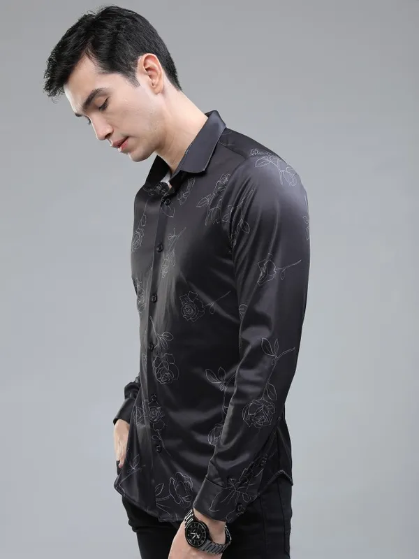 Men Slim Fit Casual Shirt