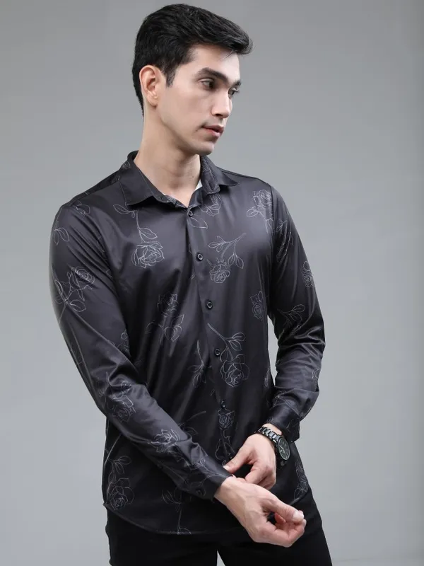 Men Slim Fit Casual Shirt