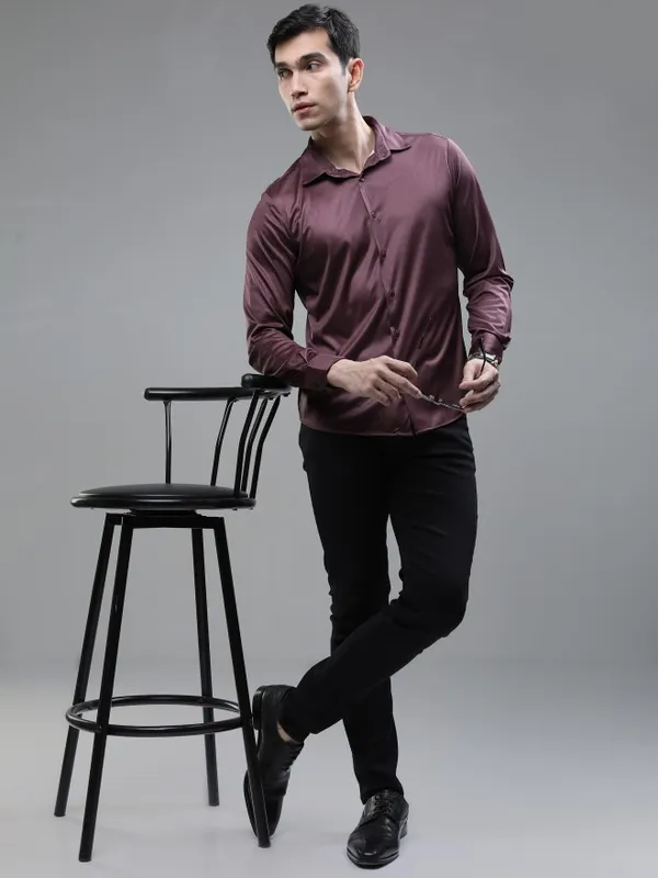  Highlander Men Maroon Printed Slim Fit Casual Shirts