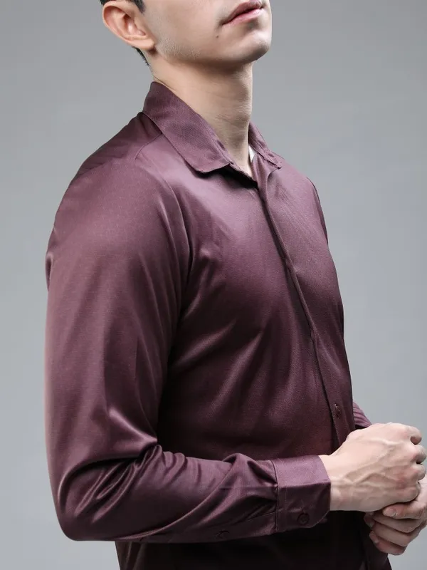  Highlander Men Maroon Printed Slim Fit Casual Shirts
