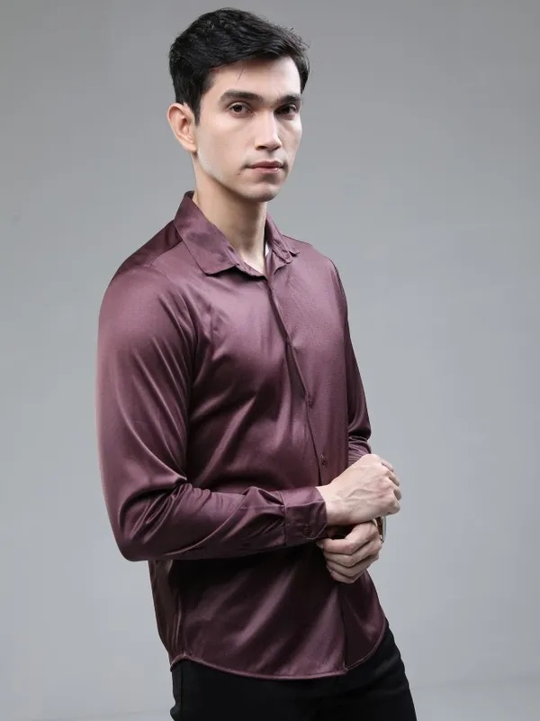  Highlander Men Maroon Printed Slim Fit Casual Shirts