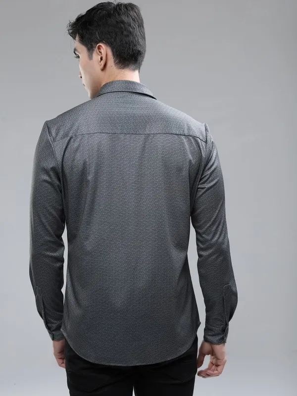 Men Slim Fit Casual Shirt
