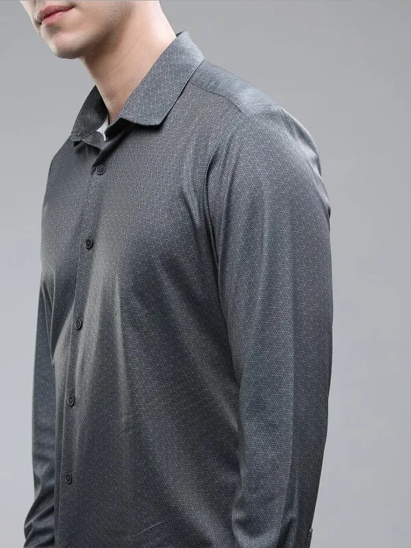 Men Slim Fit Casual Shirt